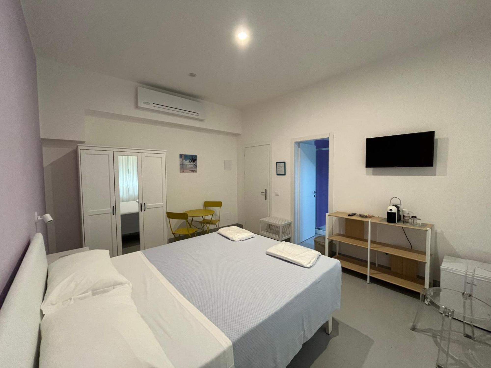 Bed And Coffee Rooms 포르토페라이오 외부 사진